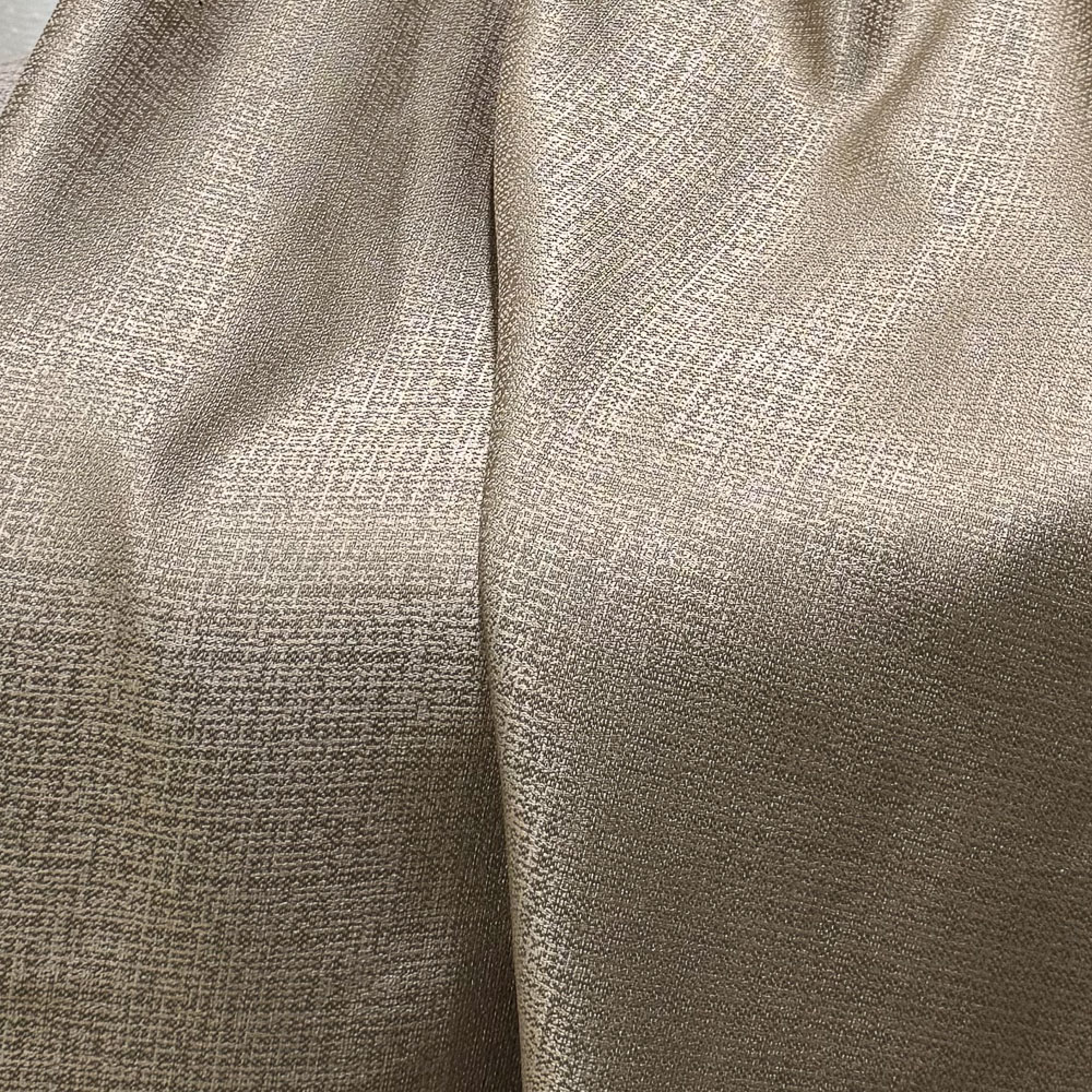 Taupe / بني رمادي