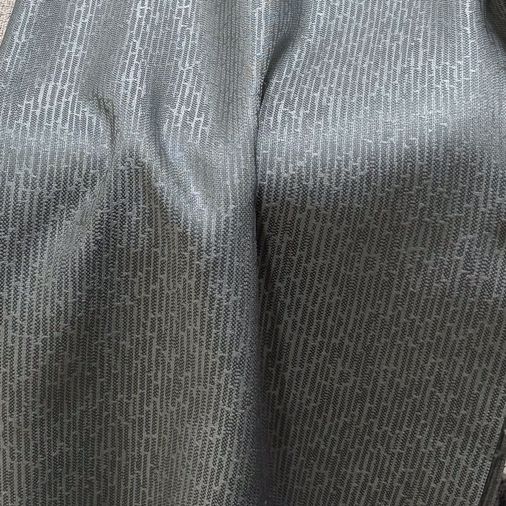Slate Grey / رمادي ثلجي