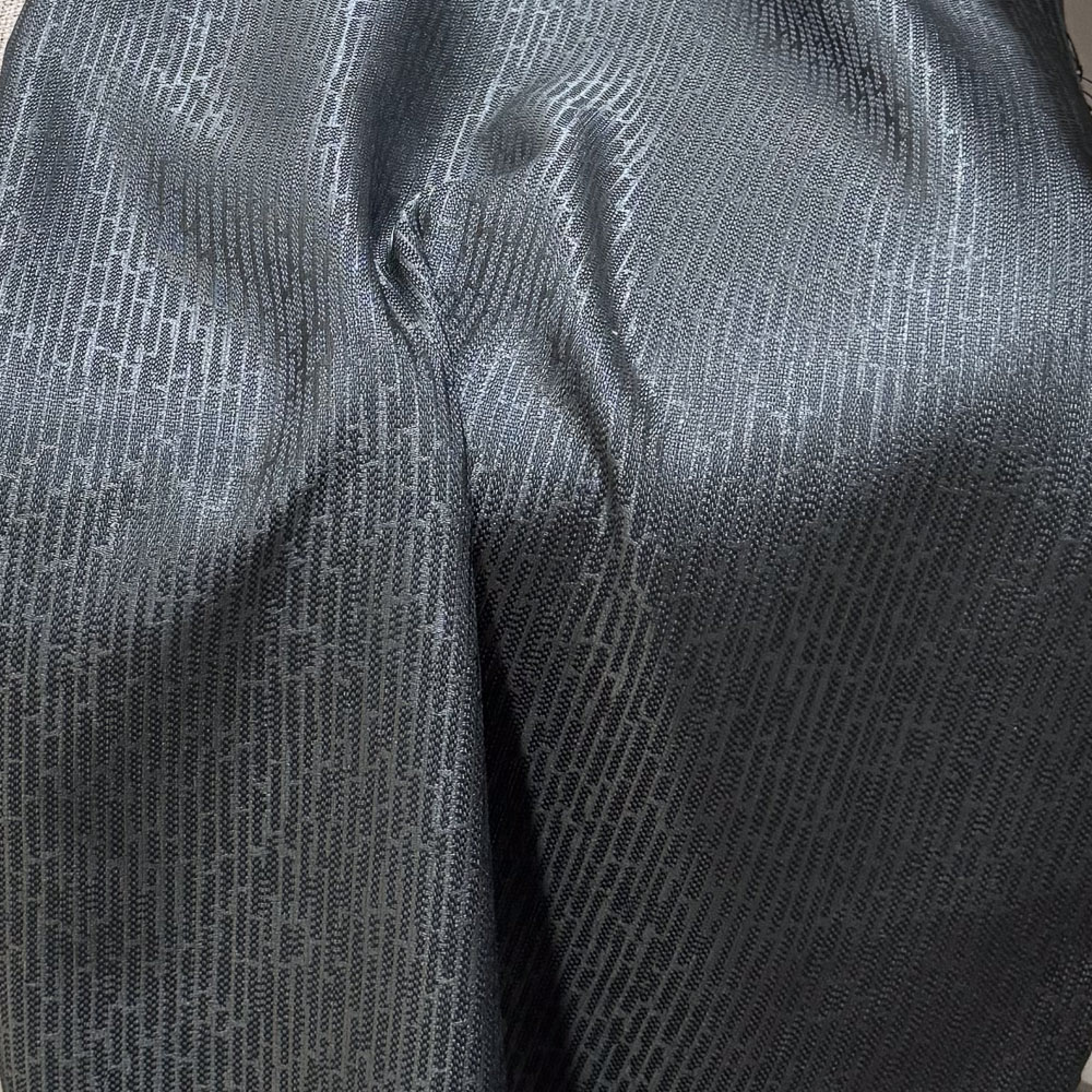 Charcoal Grey / رمادي فحمي