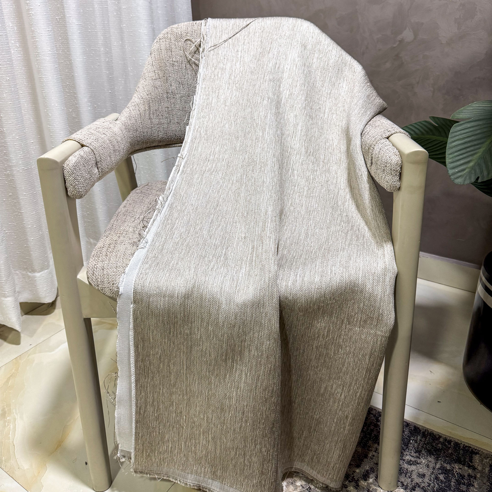 Light Greige / جريش فاتح