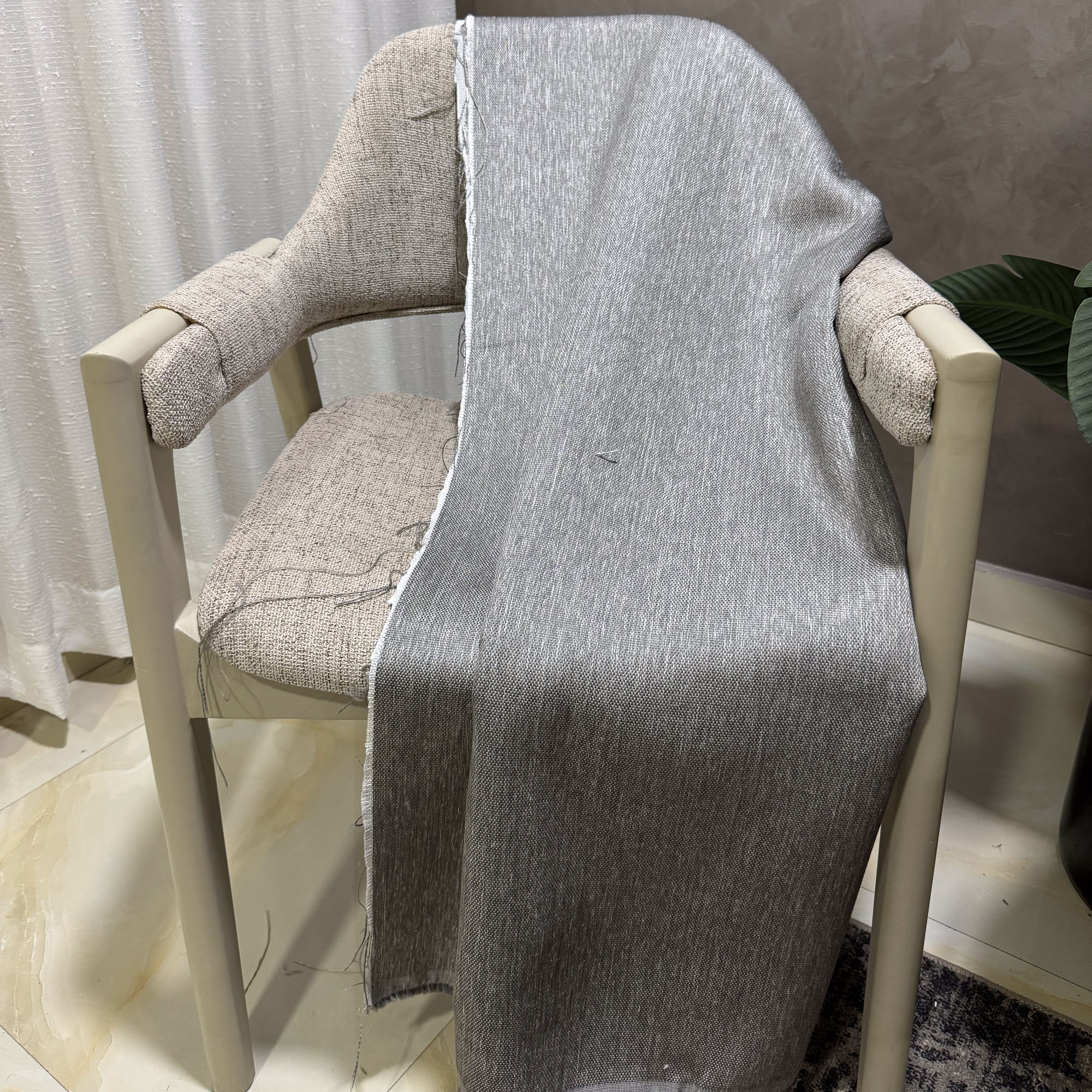 Grey / رمادي