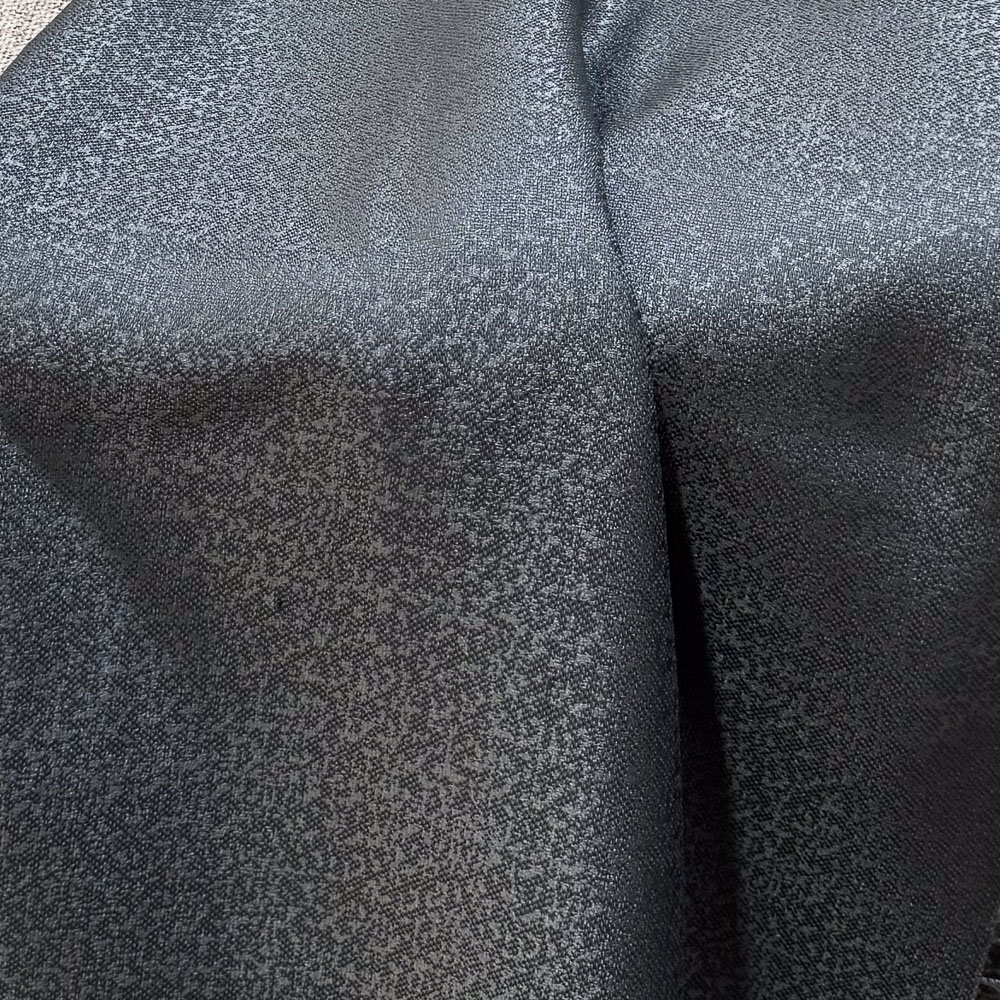 Charcoal Grey / رمادي فحمي