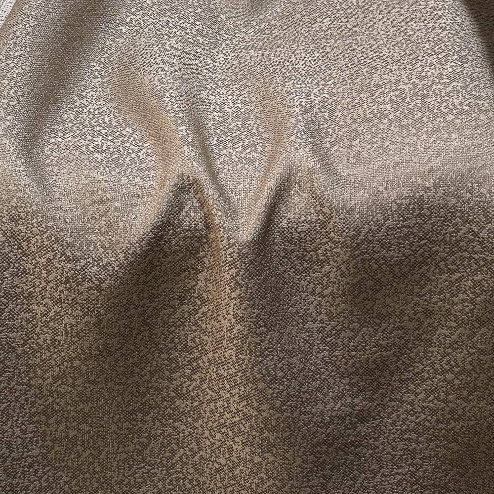 Taupe / بني رمادي